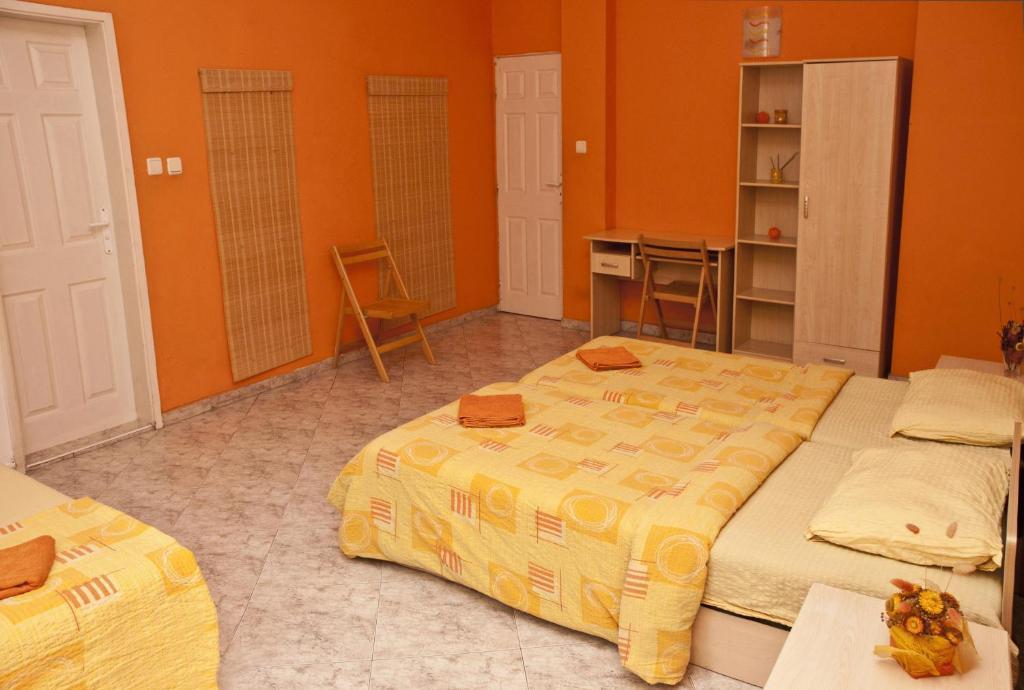 Mostel Hostel *